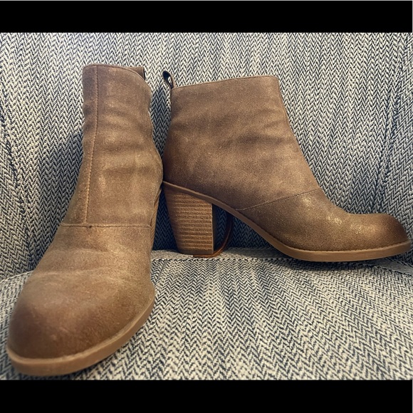Dolce Vita Tan Heeled Booties - Picture 2 of 16